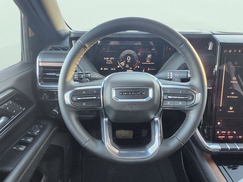 Used 2025 GMC Yukon XL Denali image 11