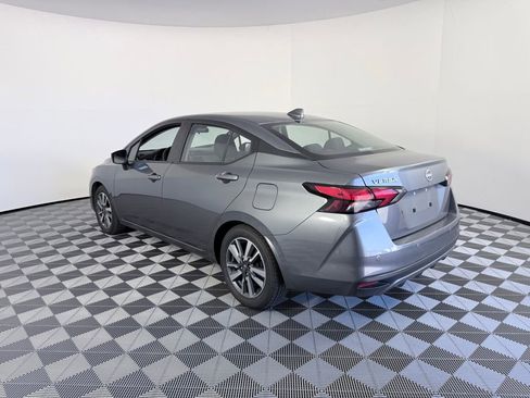 Used 2025 Nissan Versa SV image 5