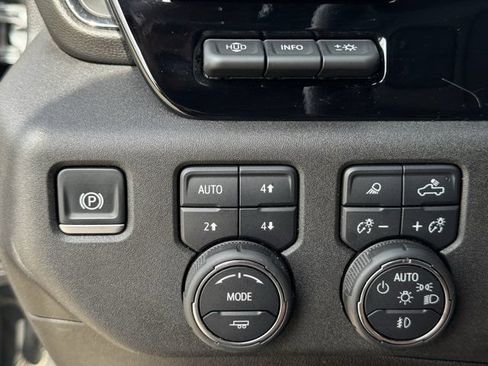 Used 2025 Chevrolet Silverado 2500 ZR2 w/ Technology Package AWD/4WD image 22