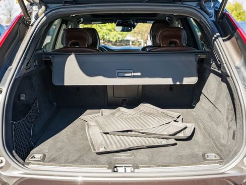 Used 2021 Volvo XC60 T5 Inscription w/ Advanced Package image 10