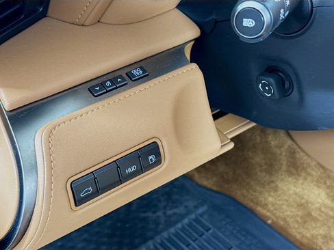 Used 2022 Lexus LC 500 Convertible w/ Touring Package image 10