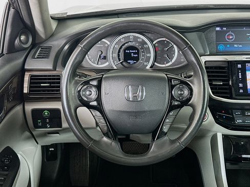 Used 2017 Honda Accord EX-L image 18