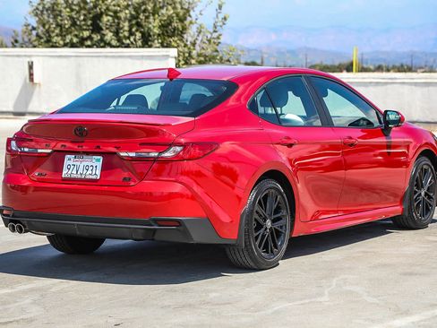 Used 2026 Toyota Camry SE FWD image 5
