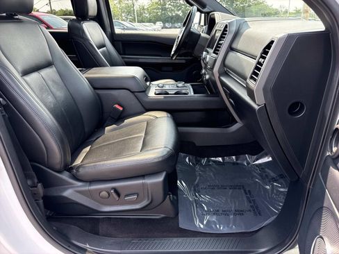 Used 2020 Ford Expedition XLT w/ Equipment Group 202A AWD/4WD image 25