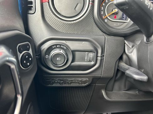 Used 2025 Jeep Wrangler Unlimited Rubicon AWD/4WD image 28