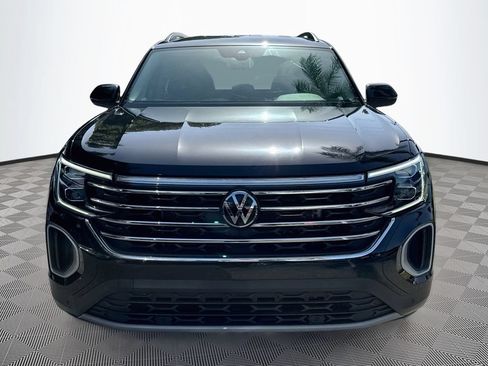 Used 2024 Volkswagen Atlas SE w/ Black Wheel Package FWD image 2