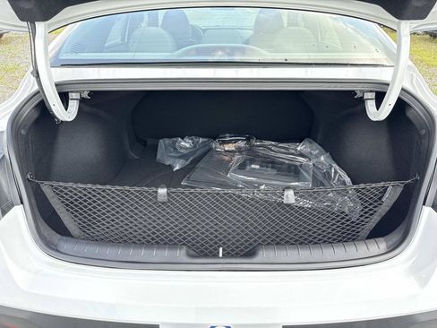 New 2026 Hyundai Elantra SE FWD image 11