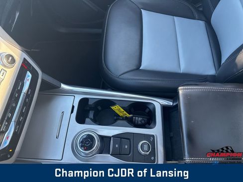Used 2023 Ford Explorer XLT w/ Equipment Group 202A image 33