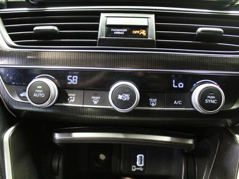 Used 2018 Honda Accord Sport image 15