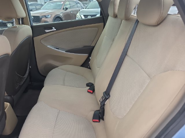 Used 2012 Hyundai Accent GLS FWD image 11