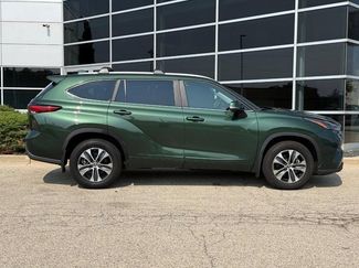 Used 2023 Toyota Highlander XLE AWD/4WD video 2