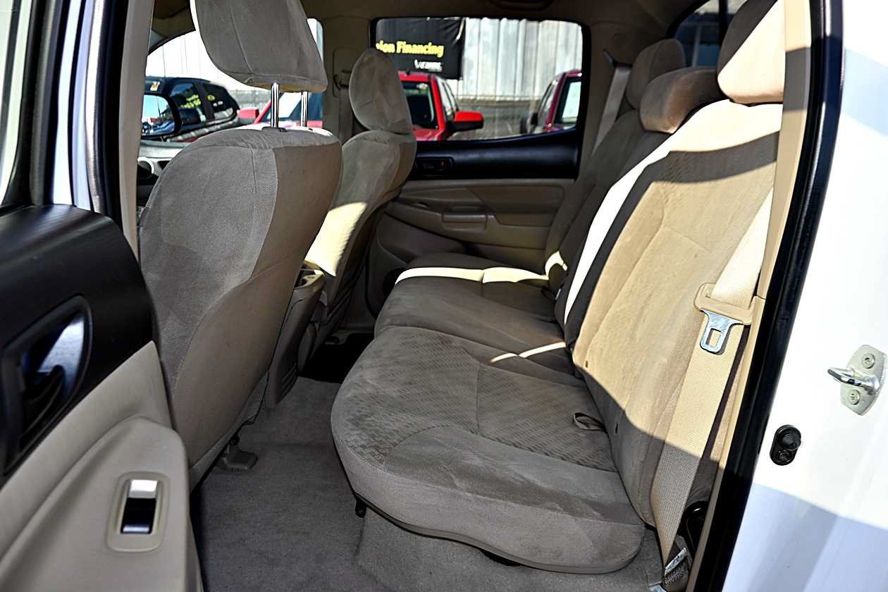 Used 2011 Toyota Tacoma PreRunner w/ Towing Pkg RWD image 8