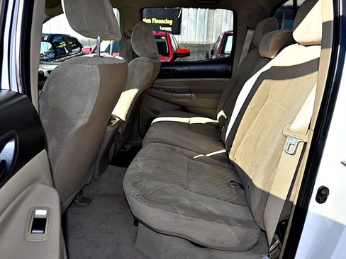 Used 2011 Toyota Tacoma PreRunner w/ Towing Pkg RWD image 8