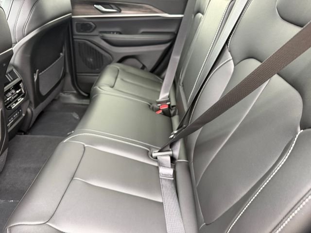 New 2026 Jeep Grand Cherokee Limited AWD/4WD image 10