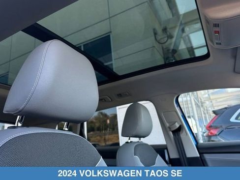 Used 2024 Volkswagen Taos SE w/ Panoramic Sunroof Package AWD/4WD image 19