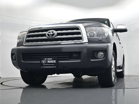 Used 2017 Toyota Sequoia Platinum AWD/4WD image 60