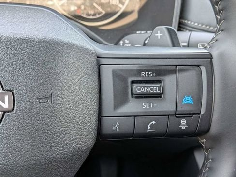 Used 2025 Nissan Rogue SV FWD image 26