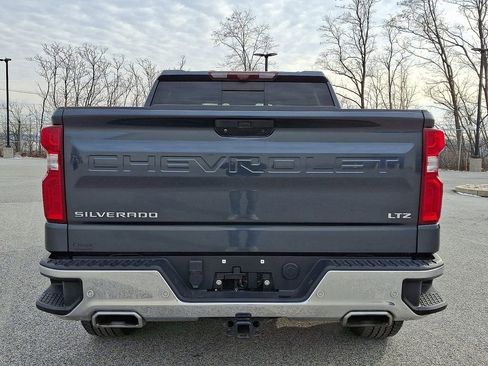 Used 2022 Chevrolet Silverado 1500 LTZ w/ LTZ Premium Package AWD/4WD image 8