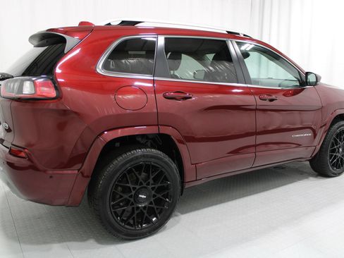 Used 2019 Jeep Cherokee Overland w/ Technology Group AWD/4WD image 6
