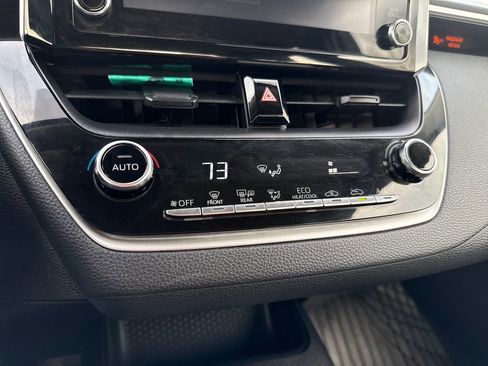 Used 2020 Toyota Corolla LE image 30