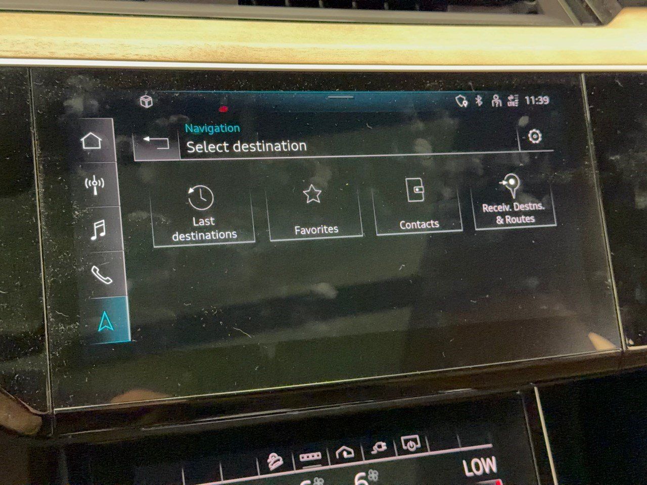 Used 2024 Audi Q8 e-tron Premium Plus w/ Premium Plus Package AWD/4WD image 23