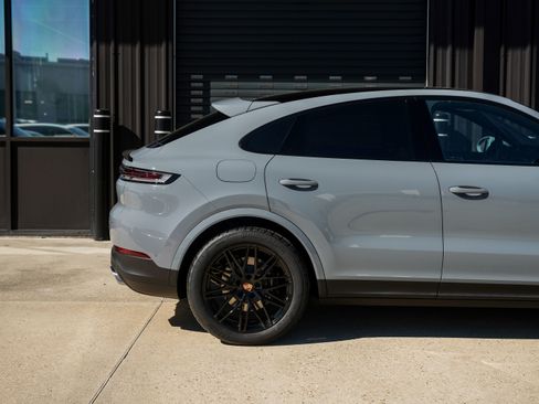 New 2026 Porsche Cayenne E-Hybrid image 14