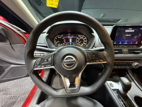 Certified 2022 Nissan Altima 2.5 SV image 9