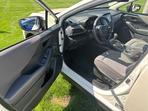 Used 2024 Subaru Crosstrek 2.0i Premium image 7