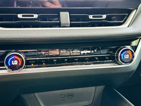 Used 2026 Chevrolet Equinox LT w/ Convenience Package II image 16