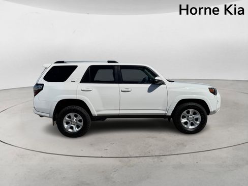 Used 2020 Toyota 4Runner SR5 Premium image 3