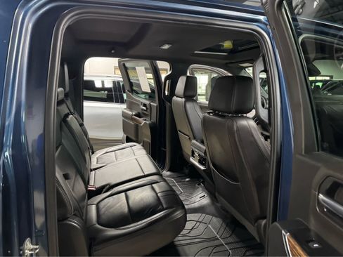 Used 2019 Chevrolet Silverado 1500 High Country w/ Technology Package image 11