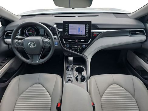 Used 2023 Toyota Camry SE FWD image 9