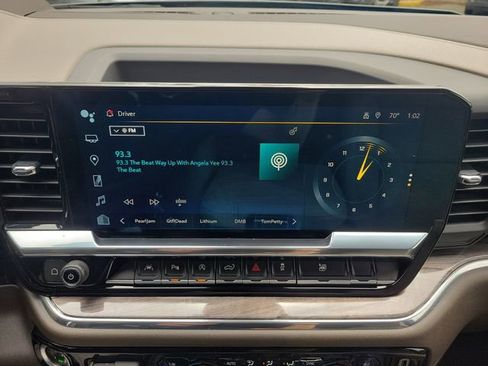 Used 2024 Chevrolet Silverado 1500 LTZ w/ LTZ Premium Package AWD/4WD image 30