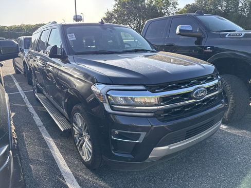 Used 2024 Ford Expedition Max Limited image 2