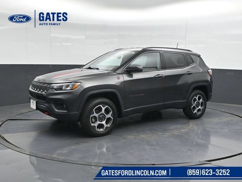 Used 2022 Jeep Compass Trailhawk w/ Trailhawk Convenience Group AWD/4WD image 6