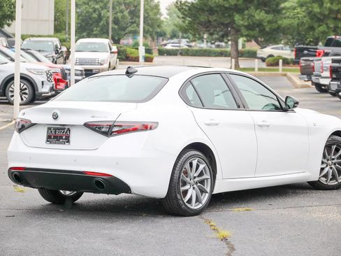 Used 2024 Alfa Romeo Giulia Ti AWD/4WD image 28