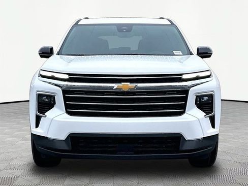New 2026 Chevrolet Traverse LT w/ Driver Confidence Package AWD/4WD image 2