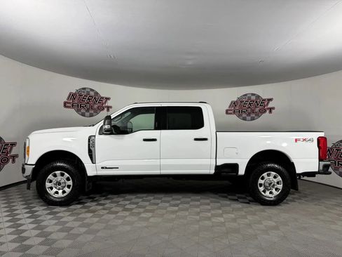 Used 2023 Ford F350 XLT AWD/4WD image 4
