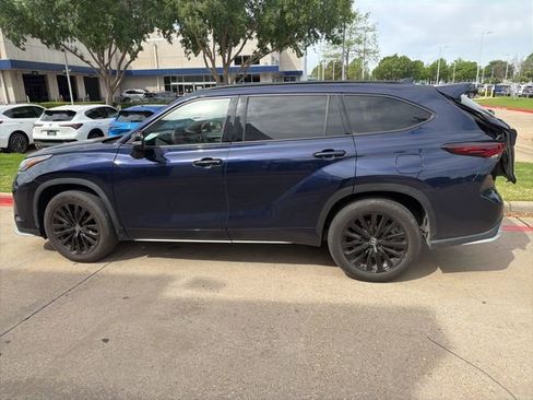 Used 2024 Toyota Highlander XSE image 2