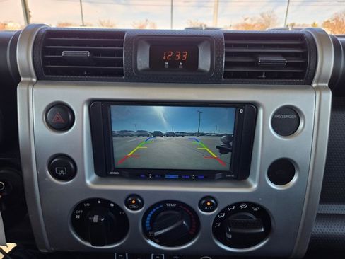 Used 2007 Toyota FJ Cruiser image 12