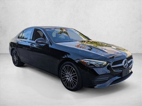 Used 2023 Mercedes-Benz C 300 4MATIC Sedan image 3