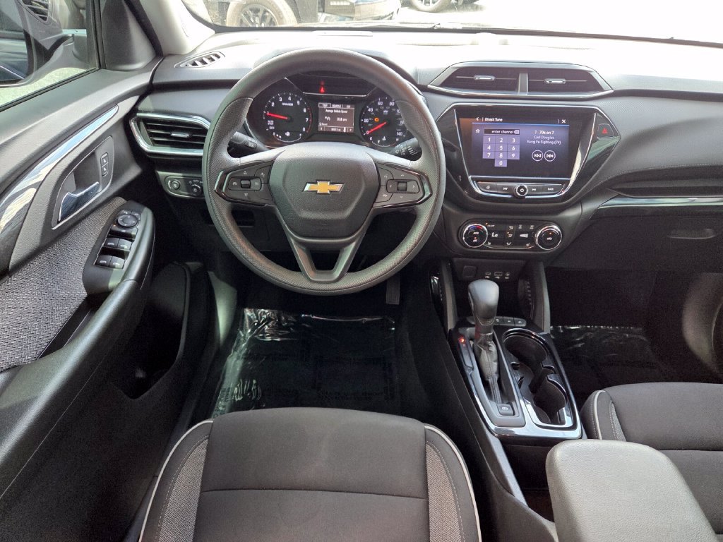 Used 2021 Chevrolet TrailBlazer LT w/ Convenience Package FWD image 6