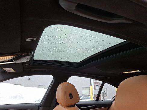 Used 2022 BMW 530i xDrive w/ Premium Package image 14