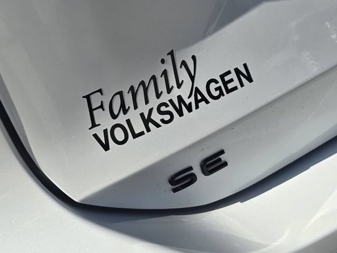 New 2026 Volkswagen Tiguan SE R-Line FWD image 9