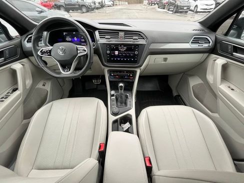 Certified 2022 Volkswagen Tiguan SE R-Line image 14