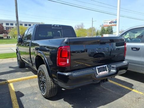 New 2025 RAM 2500 Limited AWD/4WD image 7