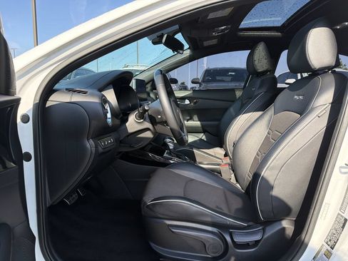 Used 2020 Kia Forte GT-Line w/ GT-Line Premium Package FWD image 11