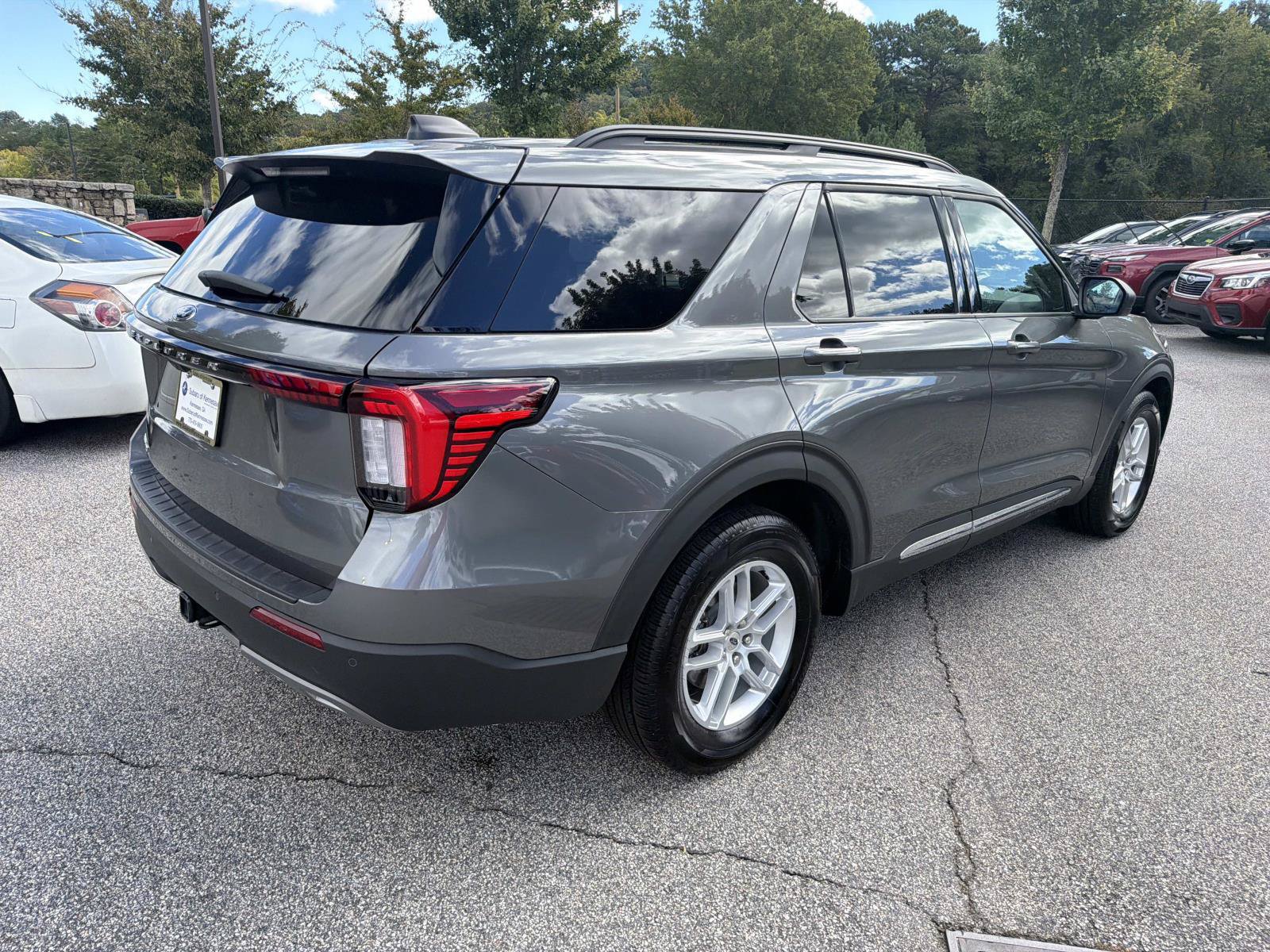 Used 2025 Ford Explorer Active w/ Active Comfort Package RWD image 9
