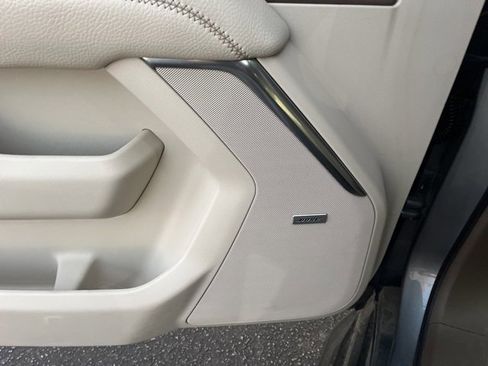 Used 2021 GMC Yukon Denali image 32