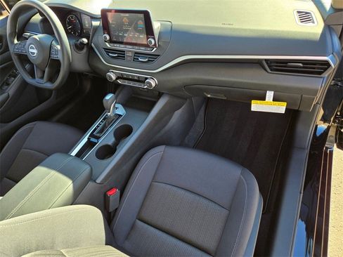 Used 2025 Nissan Altima 2.5 S image 19